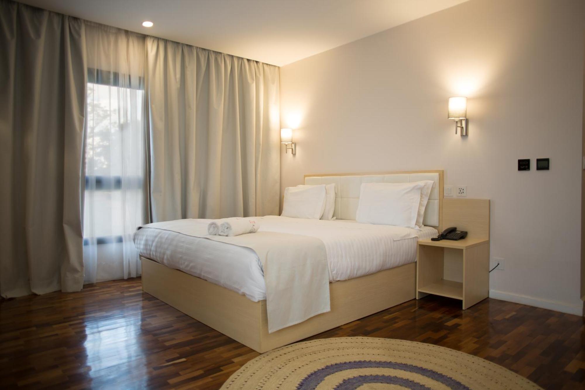 Flora Hotel Ivato International Airport Ανταναναρίβο Εξωτερικό φωτογραφία